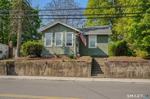 231 Poquonnock Rd, Groton, CT 06340