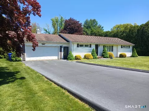35 Dorchester Ln, Branford, CT 06405