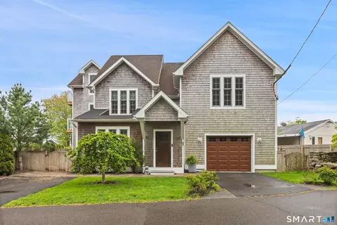 25 Brocketts Point Rd, Branford, CT 06405