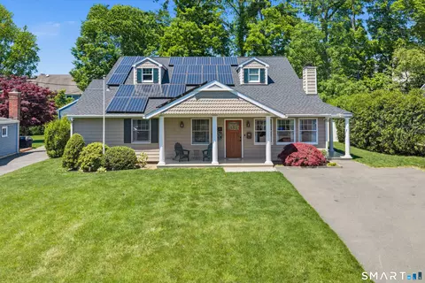 39 Kenilworth Dr W, Stamford, CT 06902