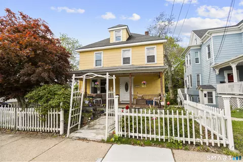 242 Crystal Ave, New London, CT 06320