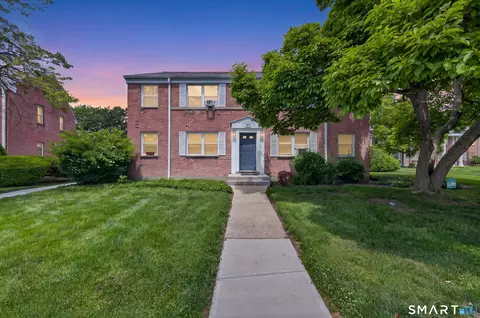 190 Seaton Rd #1, Stamford, CT 06902