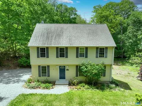 3 Old Acres Rd, Moodus, CT 06469
