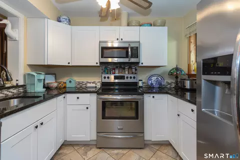48 Woods Way, Woodbury, CT 06798