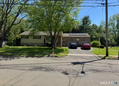 14 Jeffrey Rd, East Haven, CT 06513