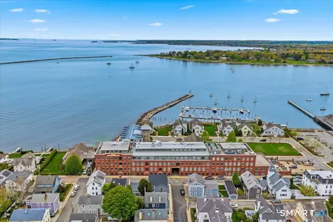 8 Stonington Cmns #24, Stonington, CT 06378