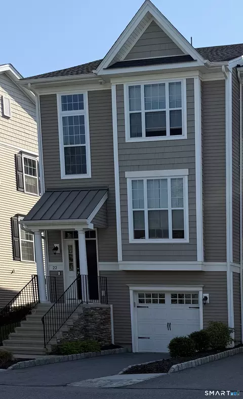 22 Moorland Dr #22, Danbury, CT 06810