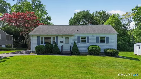 40 Easy St, Milford, CT 06460