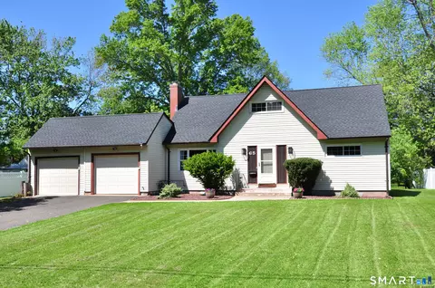 65 Seminole Cir, West Hartford, CT 06117