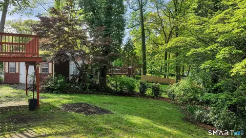 Exterior - 1 Holly Ln, Gales Ferry, CT 06335 photo 8 of 10