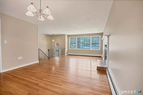 Living - 1 Holly Ln, Gales Ferry, CT 06335 photo 3 of 5