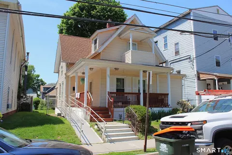 90 Franklin St, Meriden, CT 06450