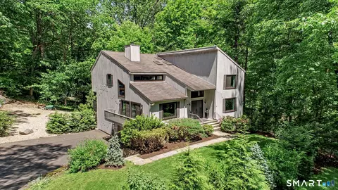 80 E Ridge Rd, Stamford, CT 06903