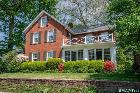 154 Steele Rd, West Hartford, CT 06119