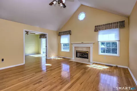 Living - 65 Elizabeth Cir #65, Sandy Hook, CT 06482 photo 3 of 4