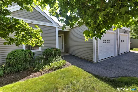Exterior - 65 Elizabeth Cir #65, Sandy Hook, CT 06482 photo 1 of 4