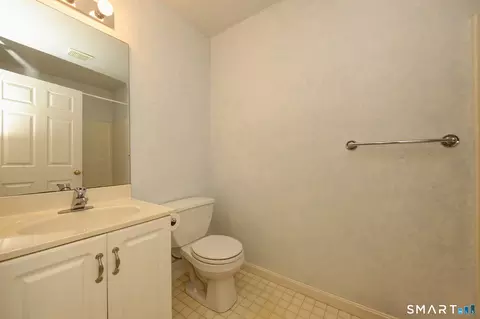 Bath - 65 Elizabeth Cir #65, Sandy Hook, CT 06482 photo 2 of 2