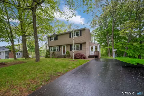 14 Hill View Ln, Clinton, CT 06413