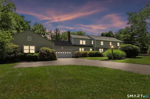 181 Farms Village Rd, Simsbury, CT 06092