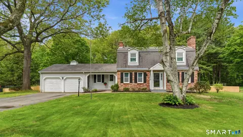35 Hollow Brook Rd, Windsor, CT 06095