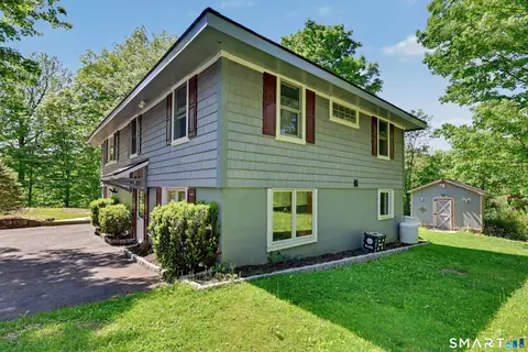 1 Lookout Dr, Ridgefield, CT 06877
