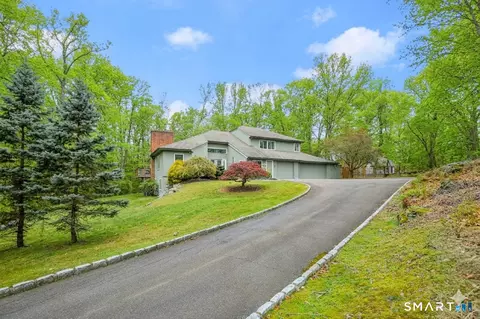 166 Godfrey Rd E, Weston, CT 06883