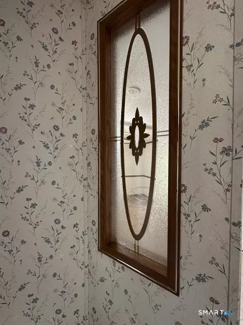Entry Way - 337 Tuckie Rd, Windham, CT 06256 photo 2 of 2