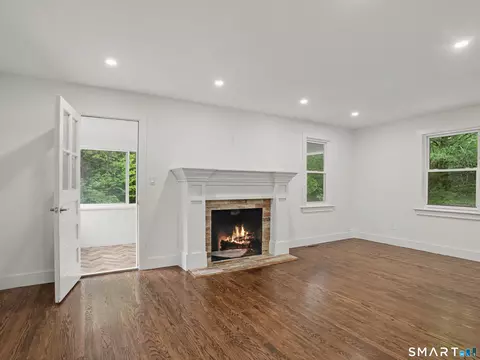 Living - 950 Benham St, Hamden, CT 06514 photo 3 of 7