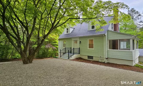 950 Benham St, Hamden, CT 06514