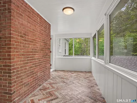Exterior - 950 Benham St, Hamden, CT 06514 photo 3 of 8