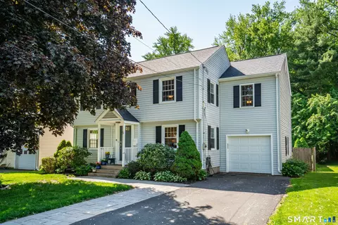 5 Linnard Rd, West Hartford, CT 06107