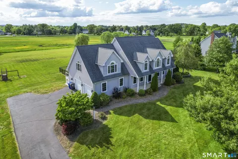 View/Area - 44 Farmstead Ln, Suffield, CT 06078 photo 3 of 5