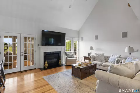Living - 44 Farmstead Ln, Suffield, CT 06078 photo 1 of 4
