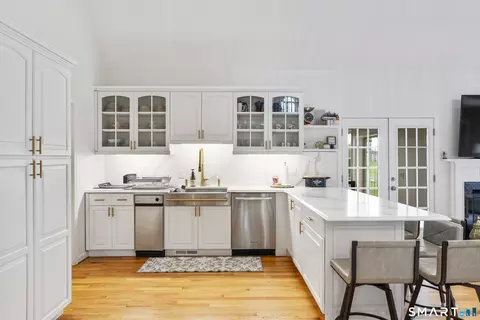 Kitchen - 44 Farmstead Ln, Suffield, CT 06078 photo 1 of 2