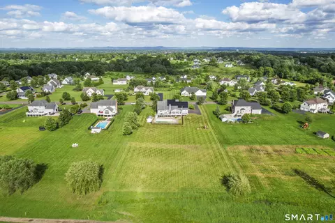 View/Area - 44 Farmstead Ln, Suffield, CT 06078 photo 2 of 5