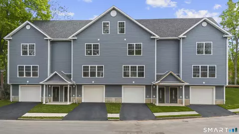 15 Colby Ct, New Haven, CT 06515