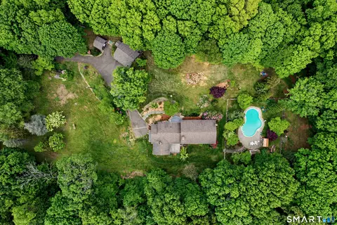 16 Shady Ln, Redding, CT 06896