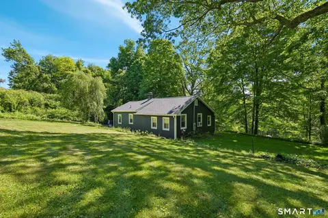 817 Carrington Rd, Bethany, CT 06524