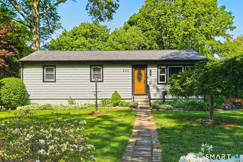 245 Old Point Rd, Milford, CT 06460