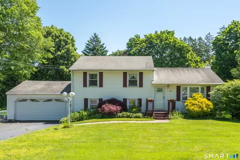 33 Deforest Dr, North Branford, CT 06471
