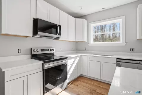 Kitchen - 771 Brook Rd, Hampton, CT 06247 photo 3 of 5