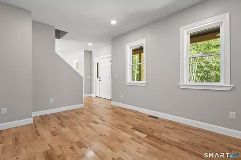 Living - 771 Brook Rd, Hampton, CT 06247 photo 5 of 7
