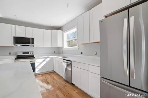 Kitchen - 771 Brook Rd, Hampton, CT 06247 photo 4 of 5
