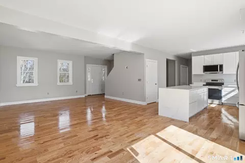 Living - 771 Brook Rd, Hampton, CT 06247 photo 2 of 8