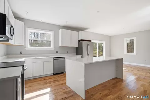 Kitchen - 771 Brook Rd, Hampton, CT 06247 photo 5 of 5