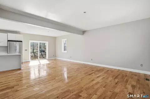 Living - 771 Brook Rd, Hampton, CT 06247 photo 3 of 8