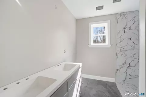 Bath - 771 Brook Rd, Hampton, CT 06247 photo 3 of 3
