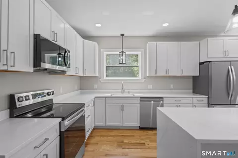 Kitchen - 771 Brook Rd, Hampton, CT 06247 photo 1 of 3