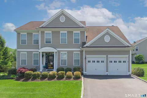 1 Independence Cir #1, Middlebury, CT 06762