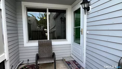 602 Longfellow Dr #602, Branford, CT 06405